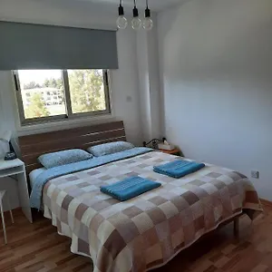Private In Shared Near Airport - 24 Hour Shuttle Service , Larnaka Zypern